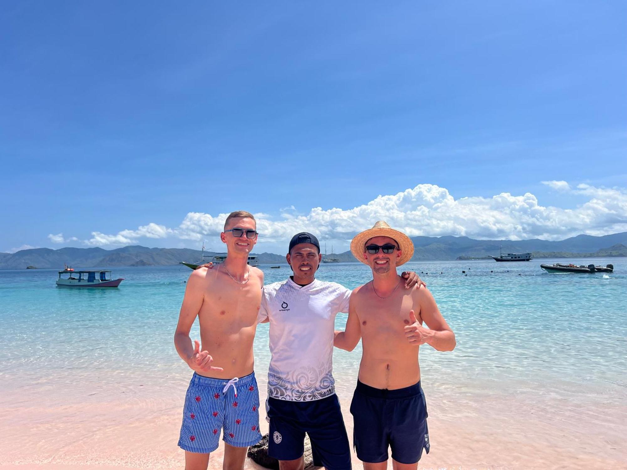 Jhuna Komodo Homestay Zewnętrze zdjęcie