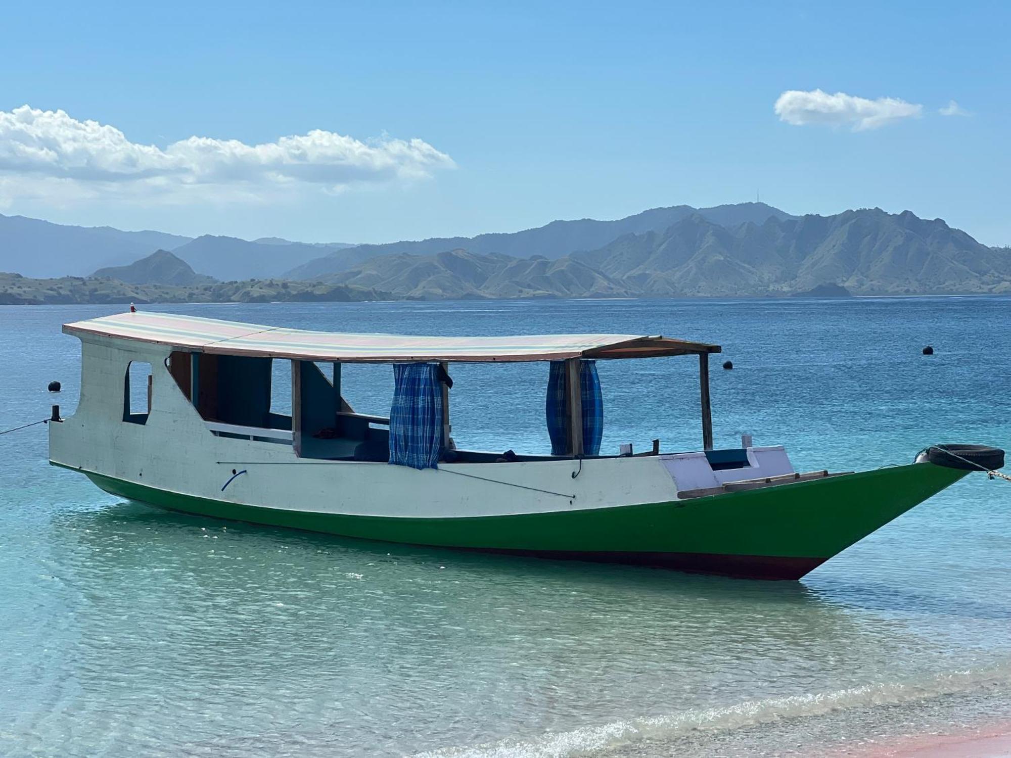 Jhuna Komodo Homestay Zewnętrze zdjęcie