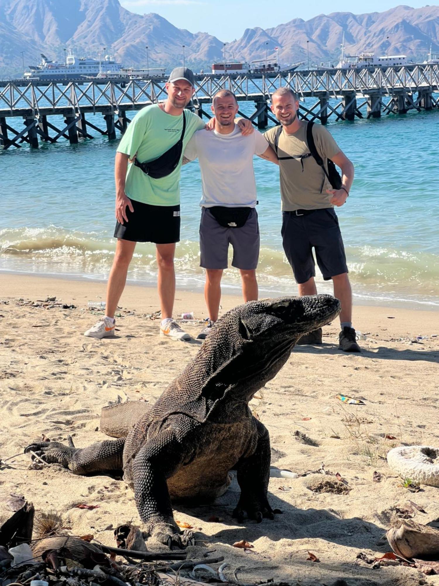 Jhuna Komodo Homestay Zewnętrze zdjęcie